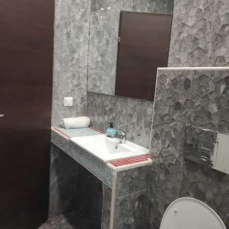 Louiza Hotel 2*